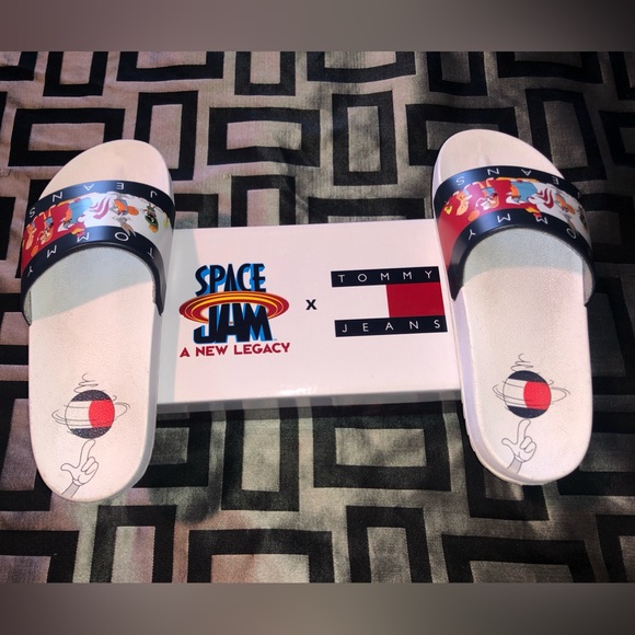 White Tommy Hilfiger Space Jam Slides for Kids - Picture 2 of 6